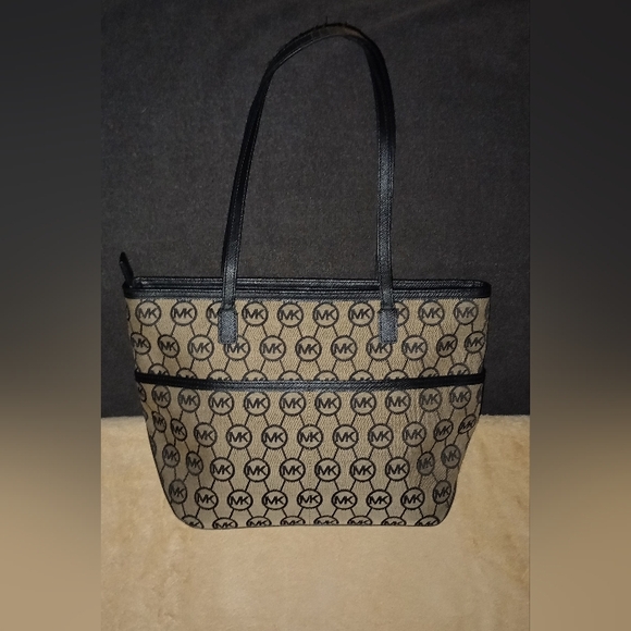MICHAEL KORS JET SET SIGNATURE MK LOGO TOTE  BROWN/BLACK - Picture 2 of 16
